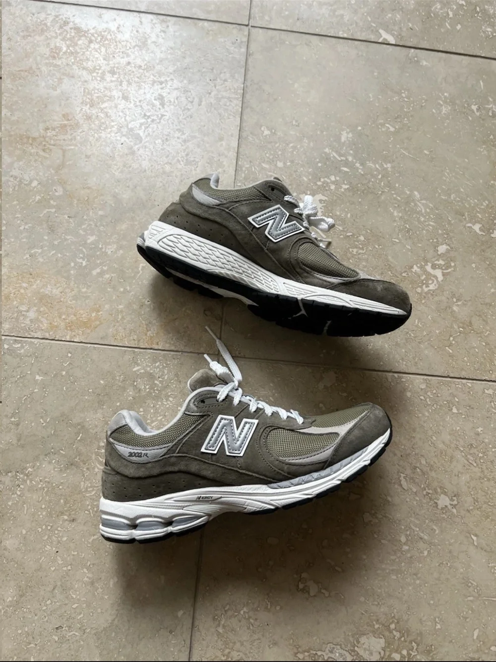 New Balance 2002R Mens Dark Camo Olive / Brown Size 9.5 Mens